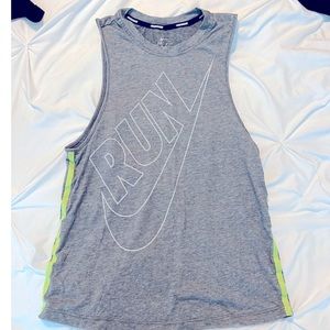 Nike Running - Muscle Tank - XS